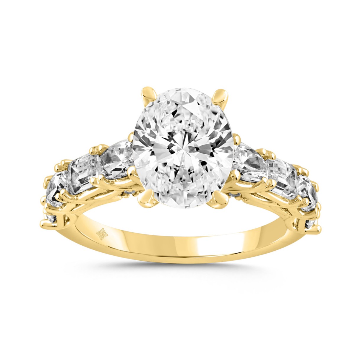 LADIES RING 3 1/2CT ROUND/EMERALD/OVAL DIAMOND 14K YELLOW GOLD (CENTER STONE OVAL DIAMOND 2.00CT) - Image 1