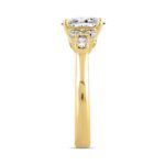 LADIES RING 2 3/4CT ROUND/PEAR/OVAL DIAMOND 14K YELLOW GOLD (CENTER STONE OVAL DIAMOND 2.00CT) - Image 2