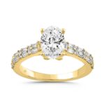 LADIES RING 2 1/2CT ROUND/BAGUETTE/OVAL DIAMOND 14K YELLOW GOLD (CENTER STONE OVAL DIAMOND 2.00CT)