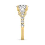 LADIES RING 4CT ROUND/EMERALD DIAMOND 14K YELLOW GOLD (CENTER STONE ROUND DIAMOND 3.00CT) - Image 3
