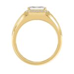 Luxury Mens Ring 18K Yellow Gold 2 1/2Ct Round Diamond 2.00Ct Emerald Center Stone (Color F-G -Clarity Vs1/Vs2) - Image 2