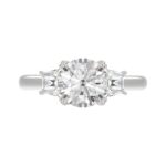 14K WHITE GOLD 2 1/2CT ROUND/TRAPEZOID DIAMOND LADIES RING (CENTER STONE ROUND DIAMOND 2CT) - Image 5