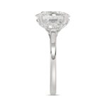 14K WHITE GOLD 3 1/5CT OVAL DIAMOND LADIES RING (CENTER STONE OVAL DIAMOND 2CT) - Image 4