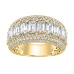 Elegant 14K Yellow Gold Ladies Ladies Ring 3 1/4Ct Round & Emerald Cut Diamonds