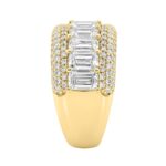 Elegant 14K Yellow Gold Ladies Ladies Ring 3 1/4Ct Round & Emerald Cut Diamonds - Image 3