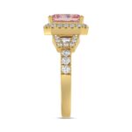 LADIES RING 2 3/4CT ROUND/BAGUETTE DIAMOND 14K YELLOW GOLD (CENTER STONE PINK RADIANT DIAMOND 2CT ) - Image 3