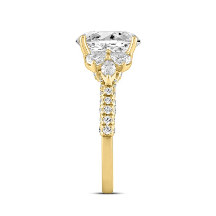 LADIES RING 4.32CT ROUND/PEAR/OVAL/MARQUISE DIAMOND 14K YELLOW GOLD (CENTER STONE OVAL DIAMOND 3.00CT) - Image 3