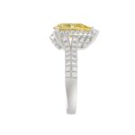 14K WHITE GOLD 2 3/4CT ROUND/YELLOW PEAR DIAMOND LADIES RING (CENTER STONE YELLOW PEAR DIAMOND 2.00CT) - Image 4