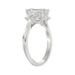 14K WHITE GOLD 2 3/8CT EMERALD/TRAPEZOID DIAMOND LADIES RING (CENTER STONE EMERALD DIAMOND 1 3/4CT) - Image 3